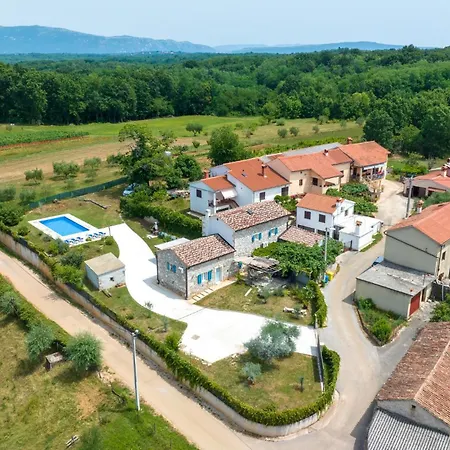Holiday home Lovely In Ruzici With Outdoor Swimming Pool Ruzici (Sveta Nedelja)